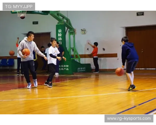 自行车队完善青少年训练营的营养配餐与健康监测,自行车专项训练 自行车队完善青少年训练营的营养配餐与健康监测,自行车专项训练